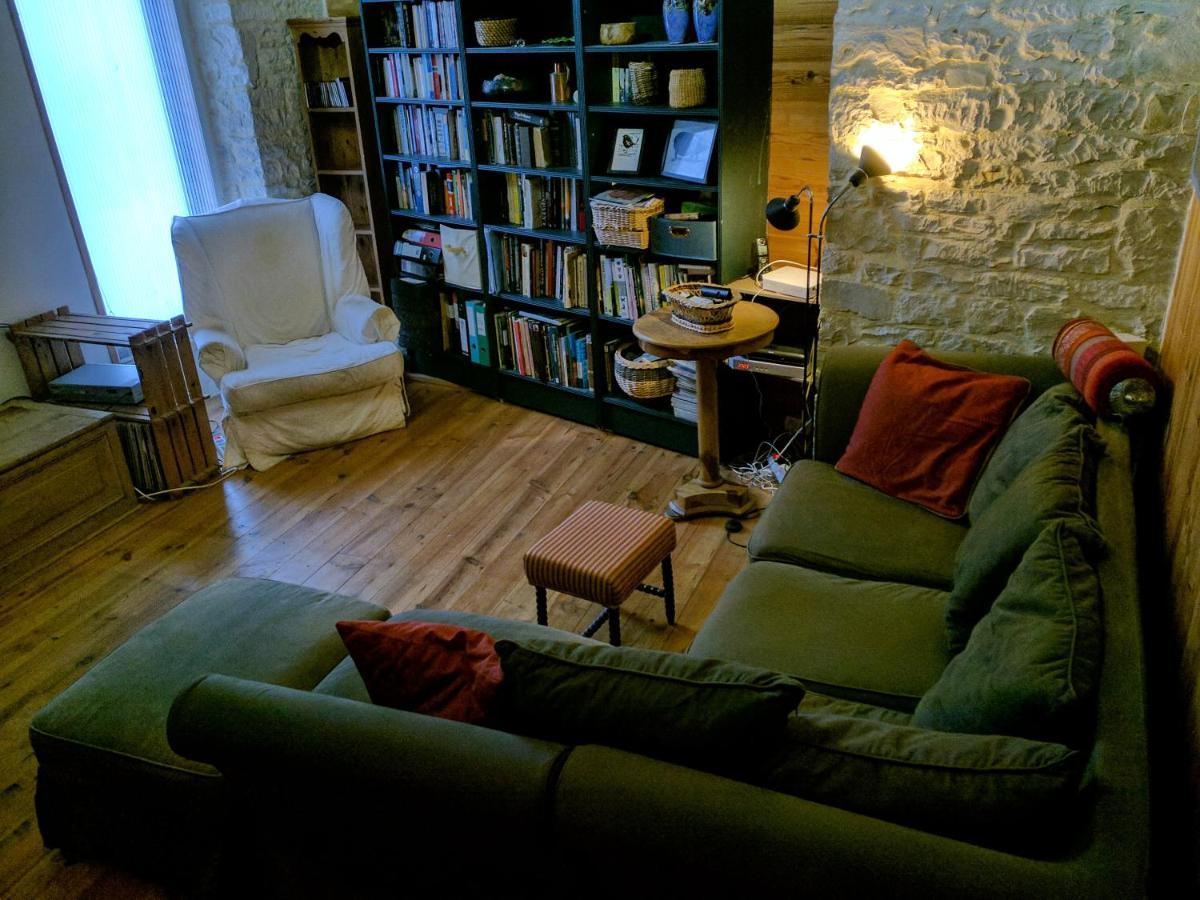 The Bean Barn Apartment Arcais Bagian luar foto