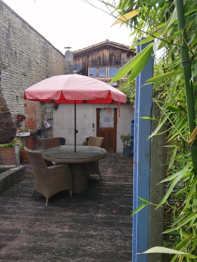 The Bean Barn Apartment Arcais Bagian luar foto